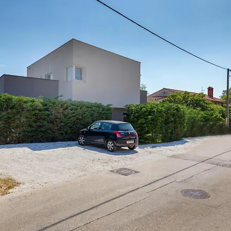 Holiday home Cozy In With Private Swimming Pool, Be Inside Or Outside Pula