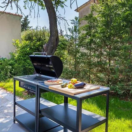 Cozy In With Private Swimming Pool, Be Inside Or Outside 別荘 プーラ