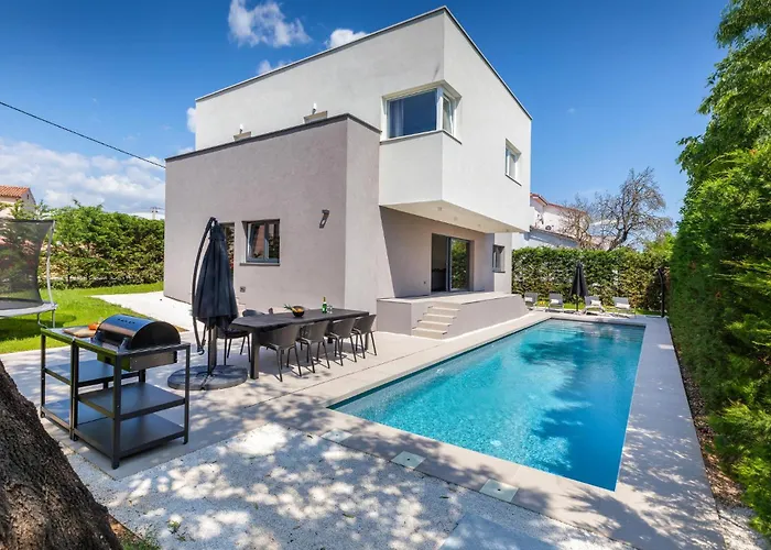 Stunning In Holiday home Pula