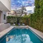 Stunning In With Private Swimming Pool, Be Inside Or Outside *