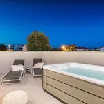 Stunning In With Private Swimming Pool, Be Inside Or Outside Feriehus