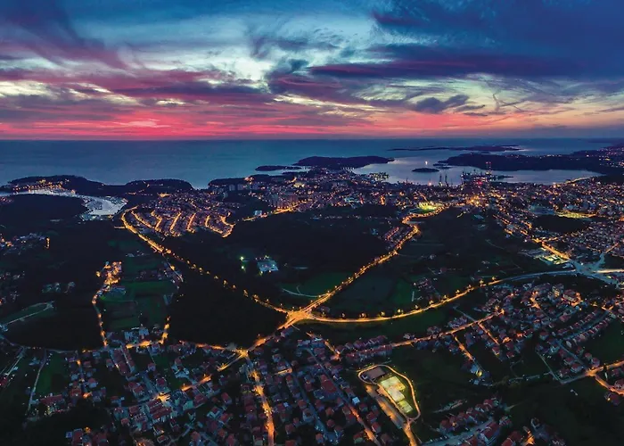 펜션 Stunning In 풀라